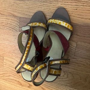 Super cute comfy farylrobin wedge Sandals barely worn